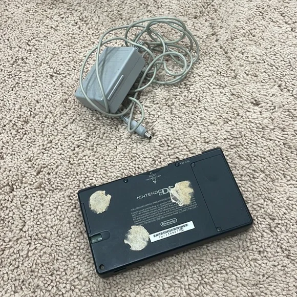 Used blue Nintendo DSI - Picture 2 of 6